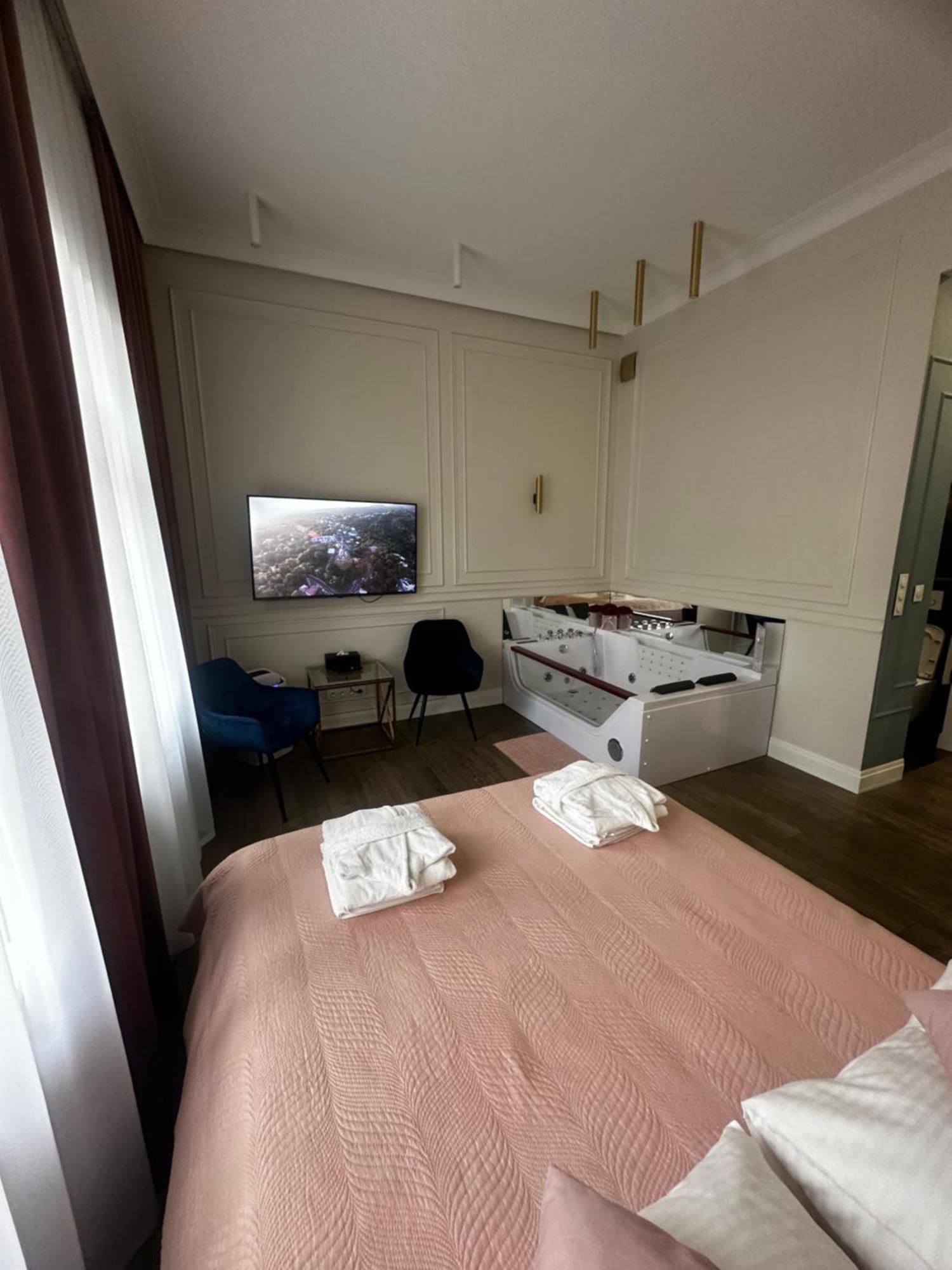 Apartament Glamour Prywatne Jacuzzi Starowislna Краков Экстерьер фото